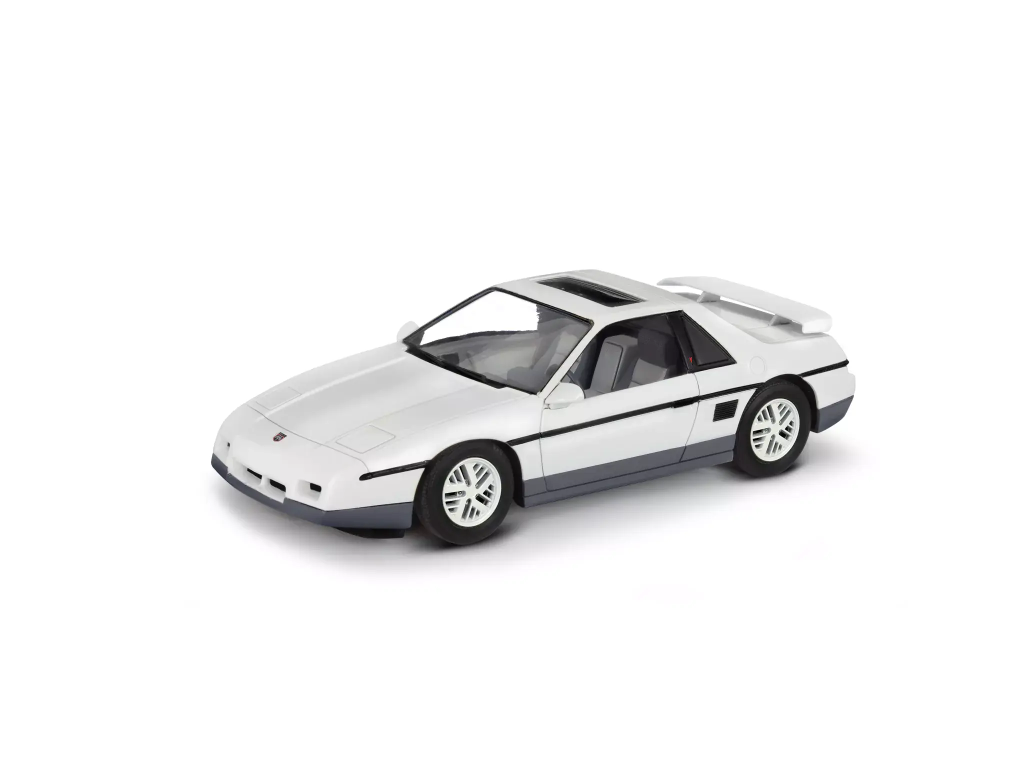 1985 Pontiac Fiero GT - 1:24 Scale